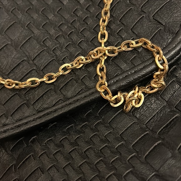 Going out Clutch with Detachable Gold Strap - Picture 3 of 5